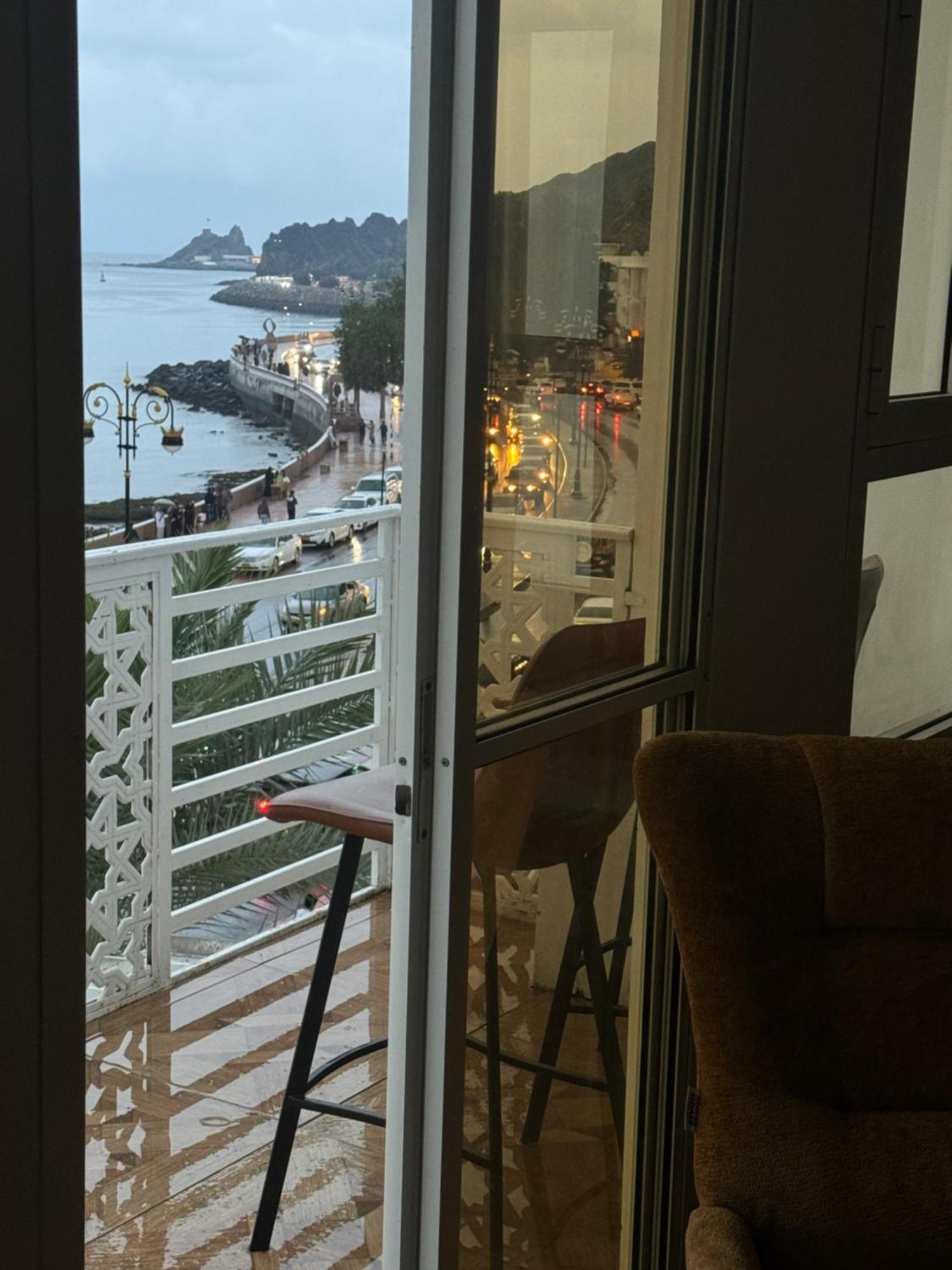 Muttrah Souq And Sea View Apartment Маскат Екстериор снимка